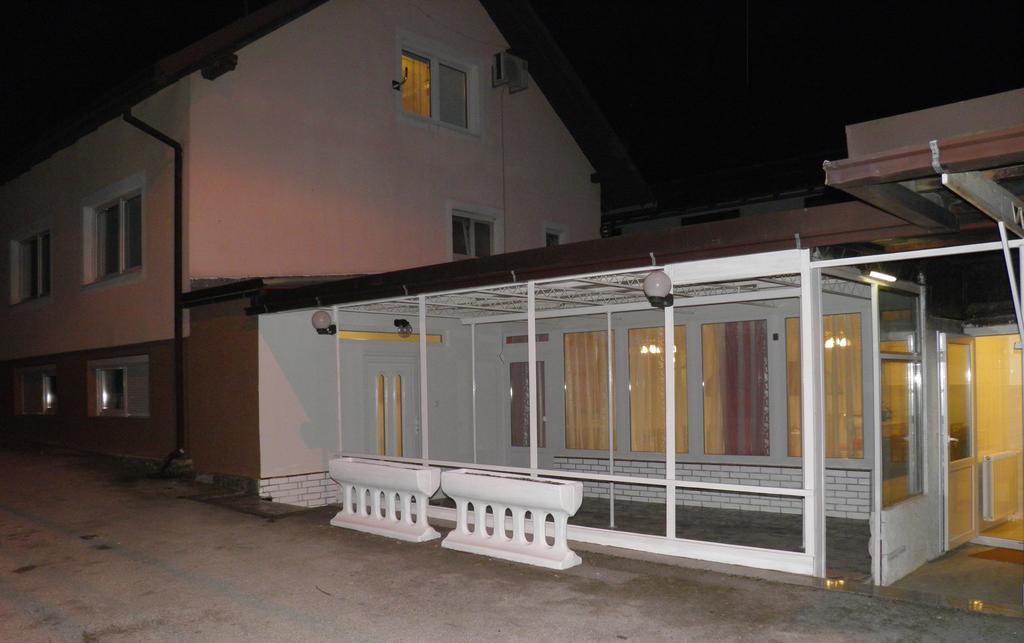 Apartman Marko Ogulin Exterior photo