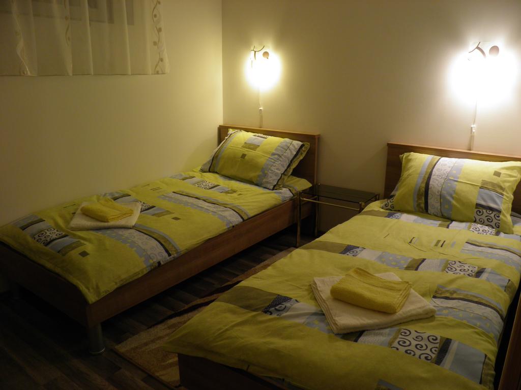 Apartman Marko Ogulin Exterior photo